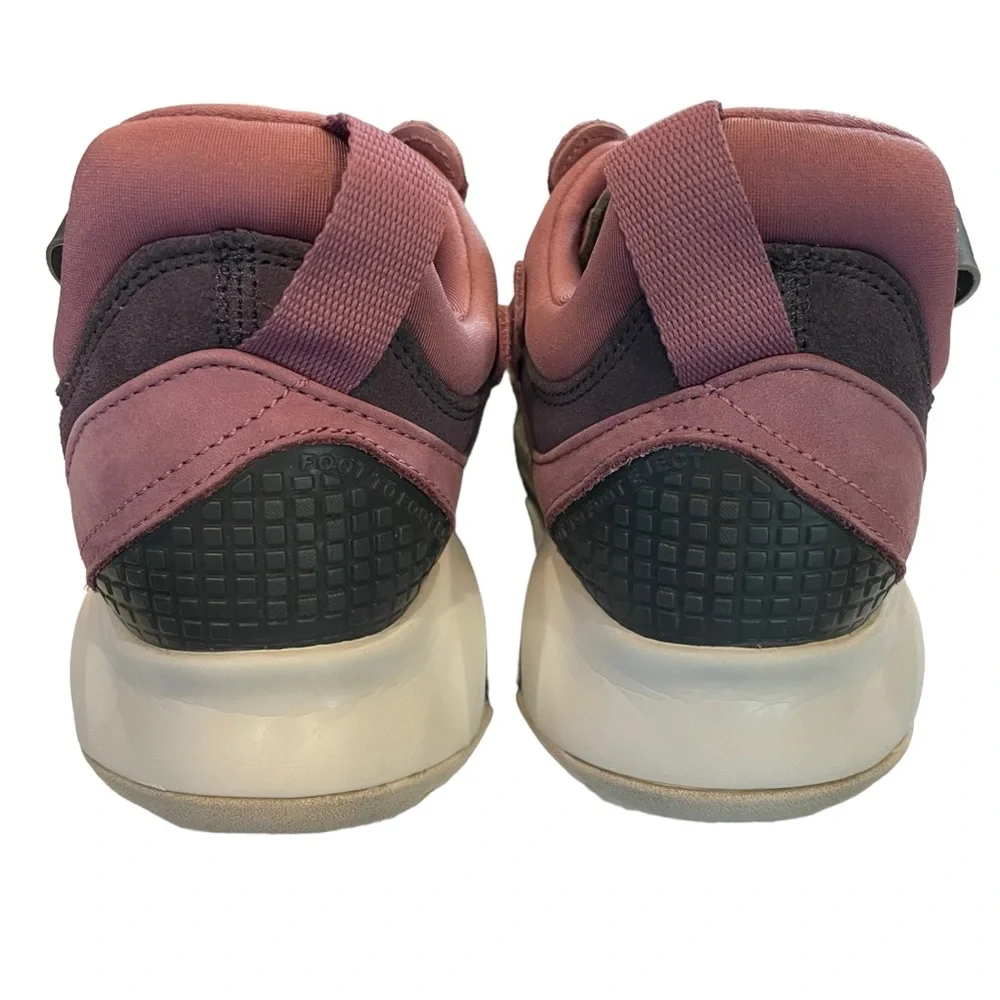 Woman’s Nike Air MA2 - Picture 5 of 16